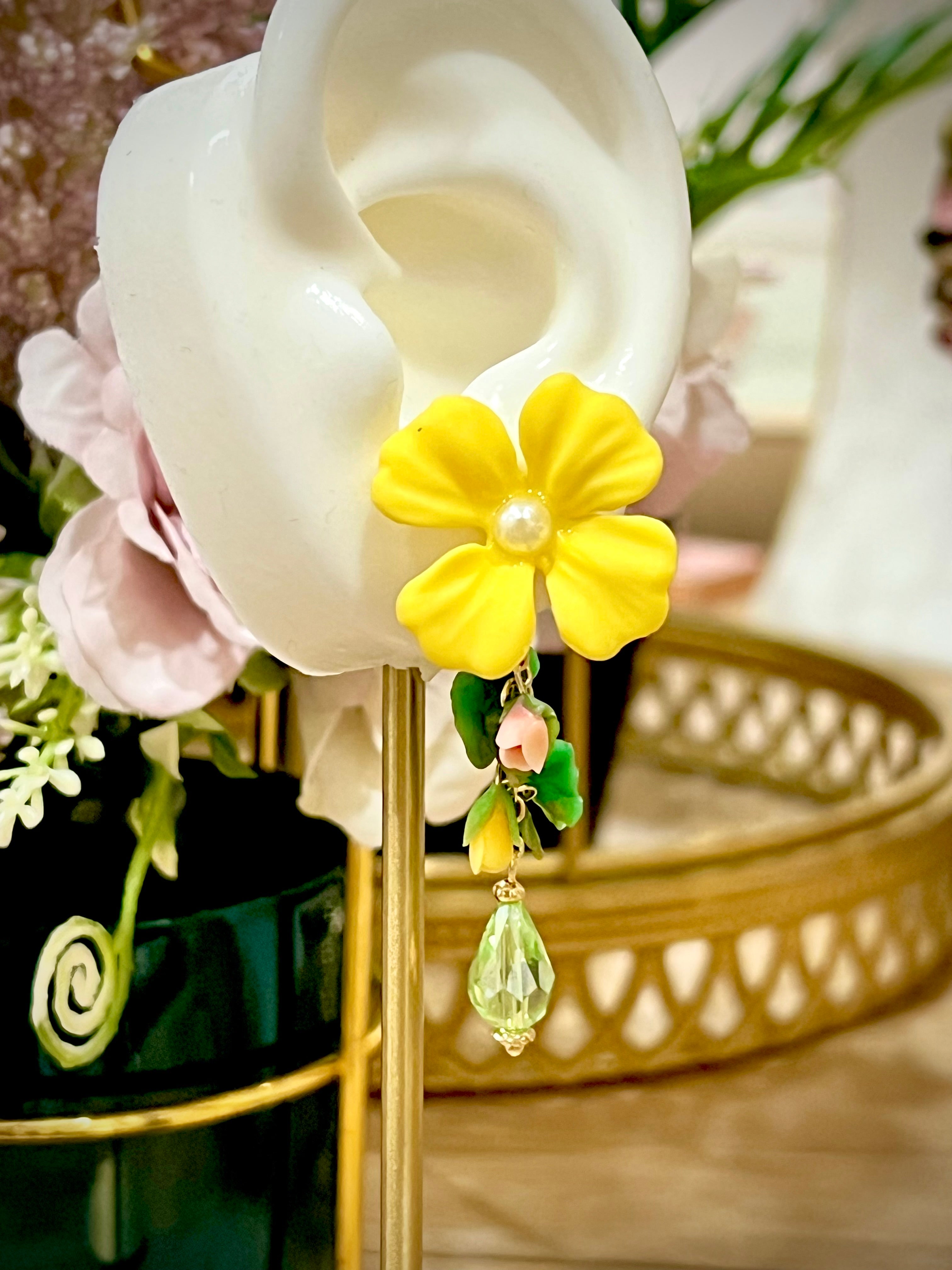 Vintage Brooch & Earrings authentic Set Artisan Handmade Yellow Floral Flowers