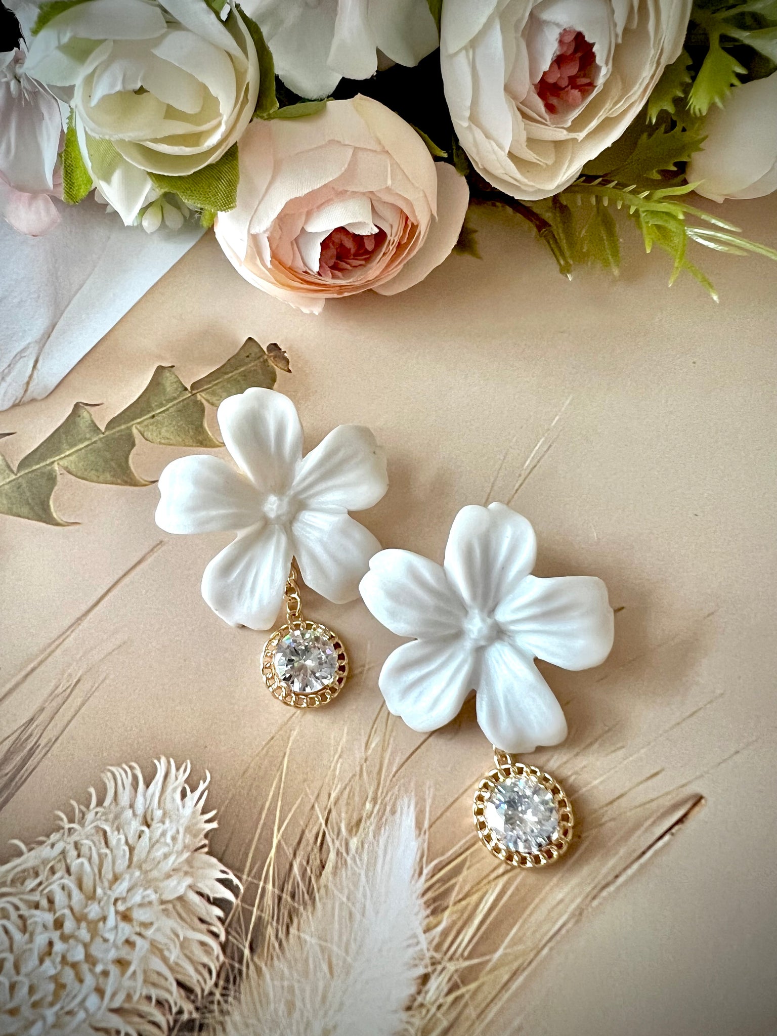 Chic in White Flower Earrings