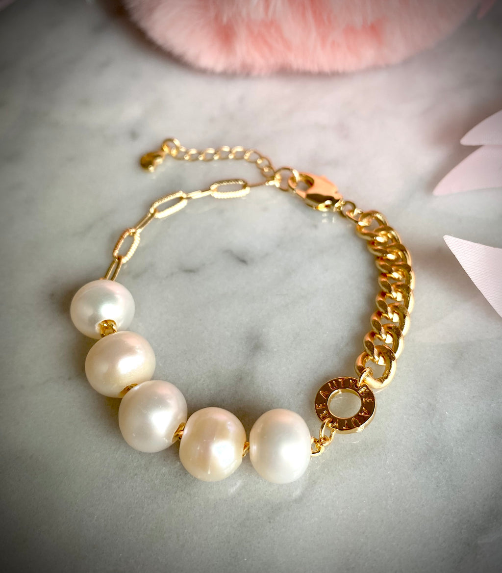 Urban Pearl Chain Bracelet